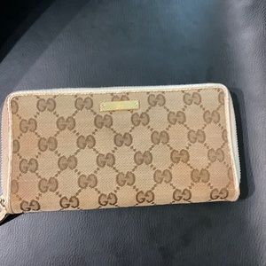 Gucci monogram wallet